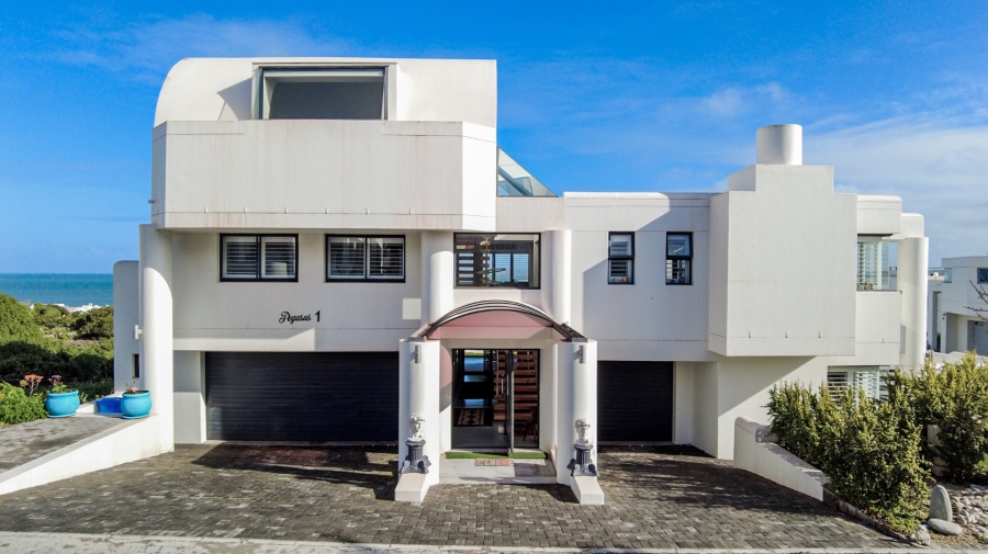 4 Bedroom Property for Sale in Paradise Beach Western Cape